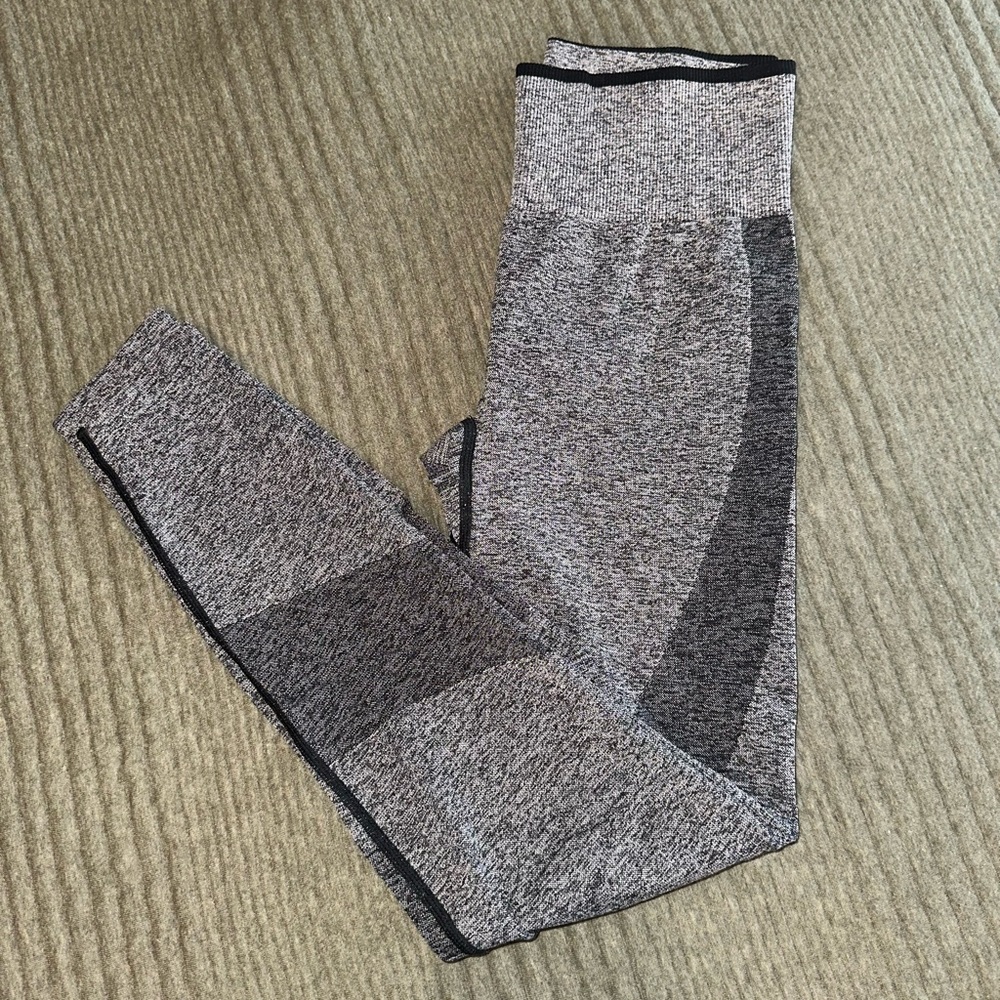 🌷PINK seamless leggings -XS🌷